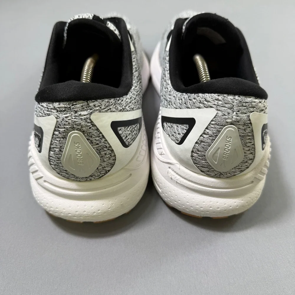 Brooks Adrenaline GTS 23 Running Shoes Mens 13 Grey White Excellent 1103911D113